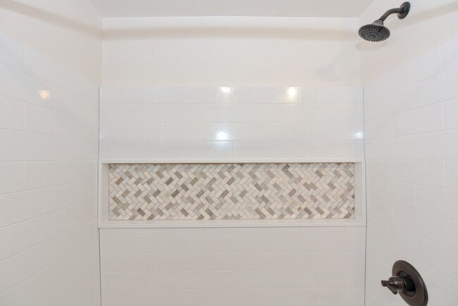 Building Photo - 110 Oswego St