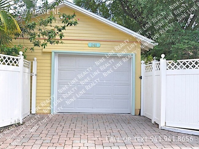 Building Photo - 241 17th Ave NE