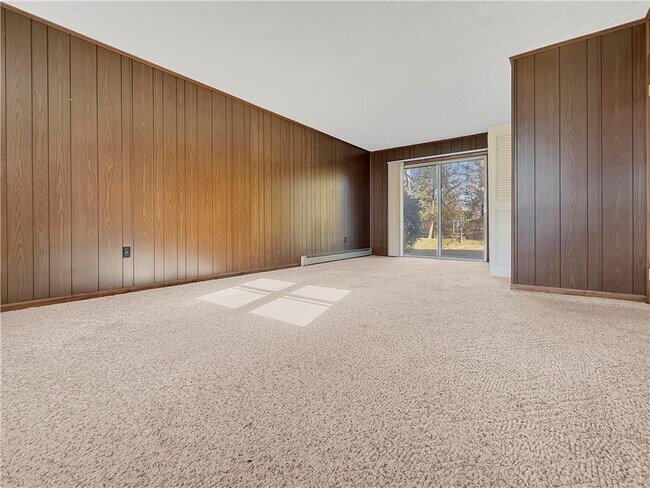 Building Photo - 3722 Hecktown Rd