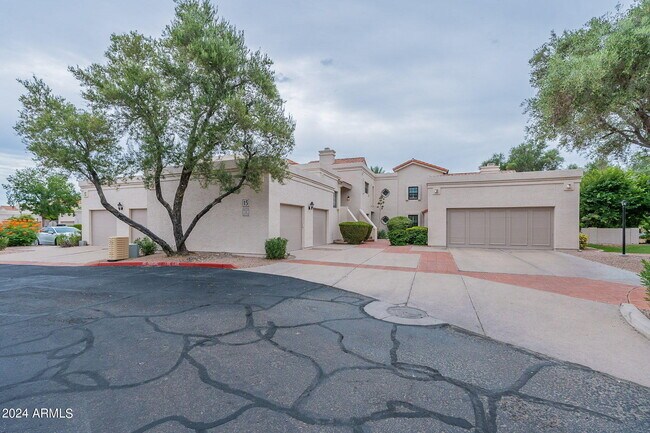 Primary Photo - 7800 E Lincoln Dr