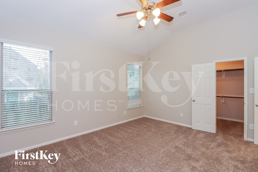 Building Photo - 16342 River Wood Ct