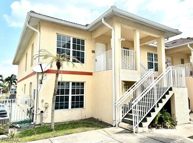 Building Photo - 909 SW 47th Terrace