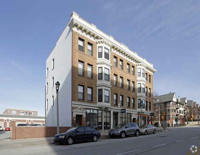 Building Photo - 624 E. Ogden Ave