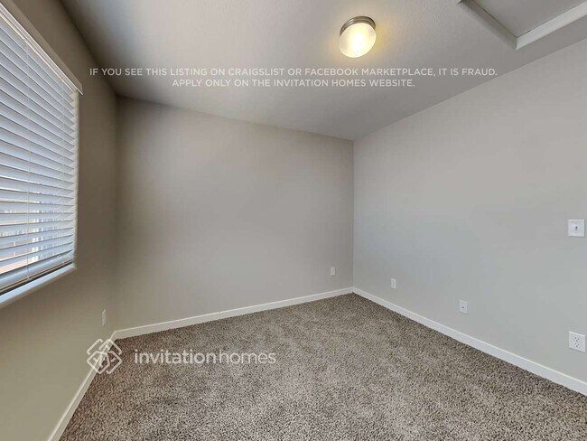 Building Photo - 4059 Creek Legend View