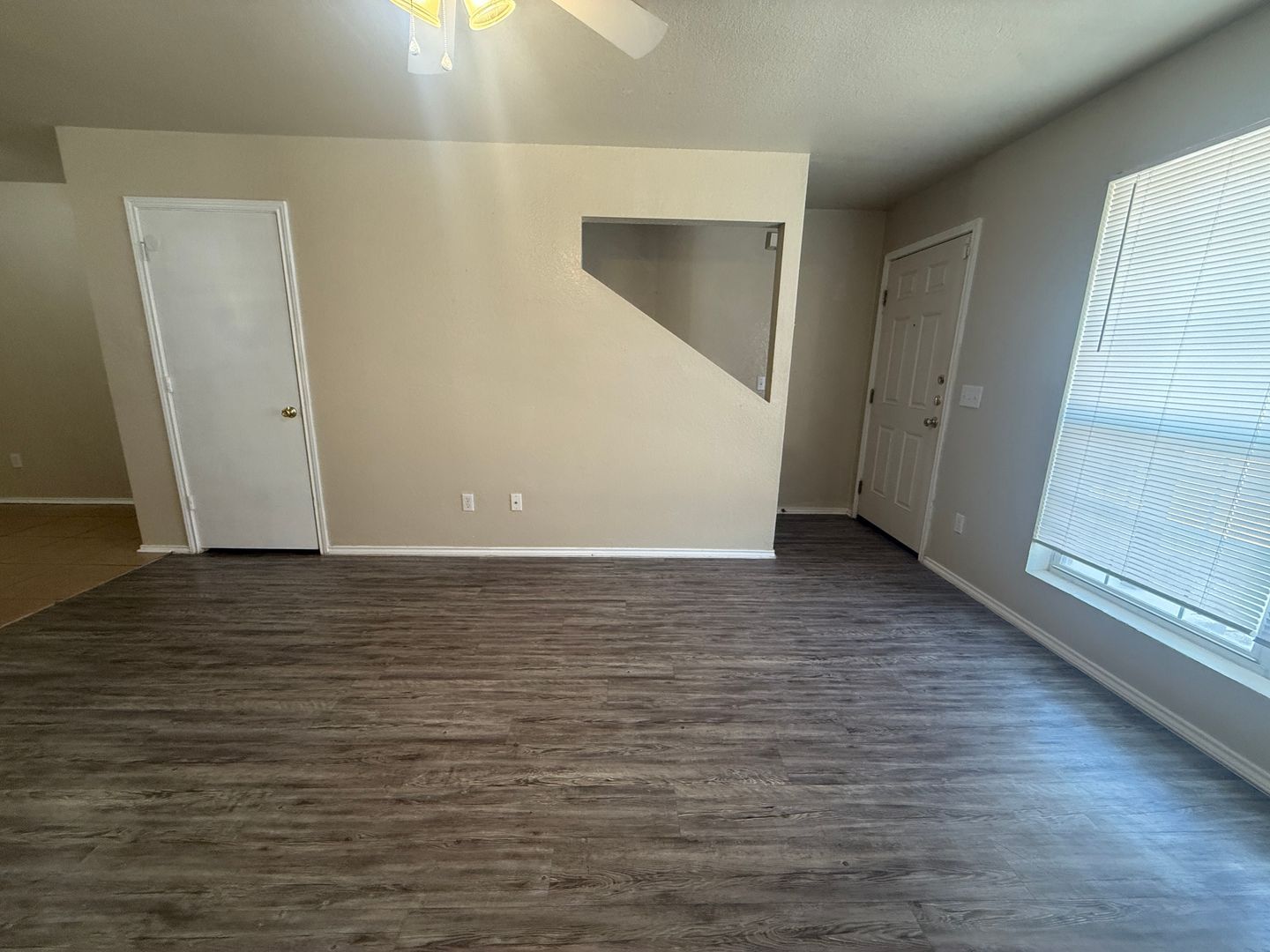 Building Photo - 4000 Doraine Ct