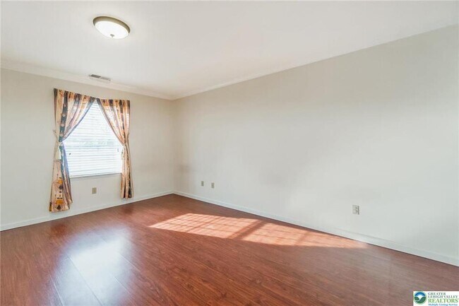 Building Photo - 537 Kemmerer Ln