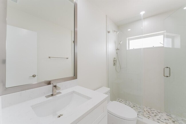 Building Photo - 3199 NE 6th Dr