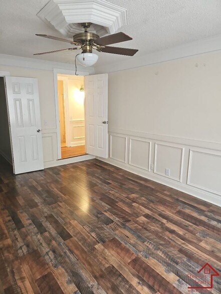 Building Photo - 441 Harding Pl