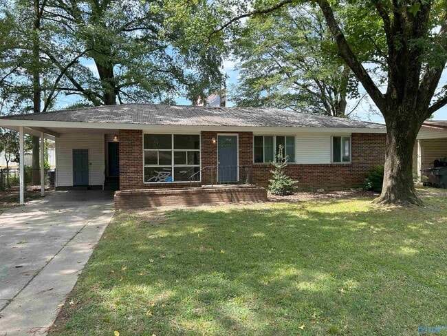 Primary Photo - 1707 Buena Vista Cir SE