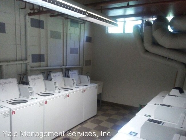 Building Photo - 11473 Riverside Dr