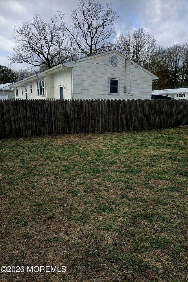 Building Photo - 361 Constitution Dr