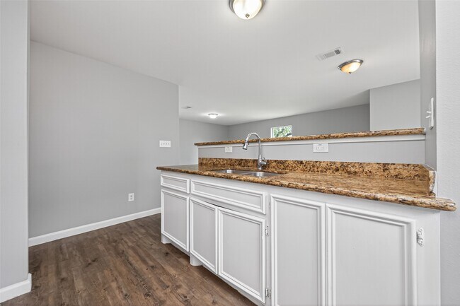 Building Photo - 7521 Dyer St