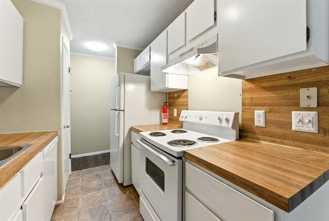 Building Photo - 2600 Brickford Cove