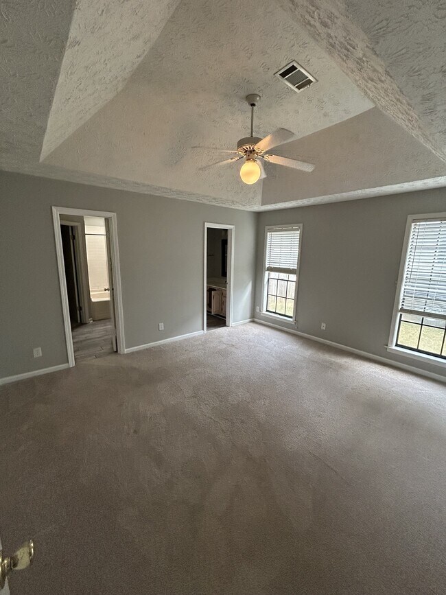 Building Photo - 7136 Breckenridge Dr