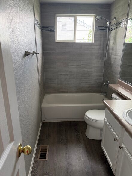 Building Photo - 5070 Enid Way