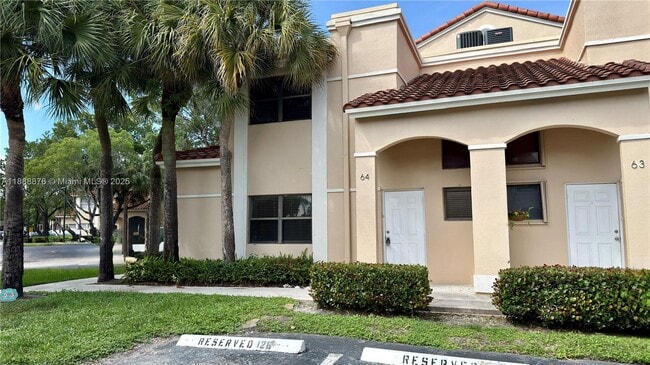 Building Photo - 501 Racquet Club Rd