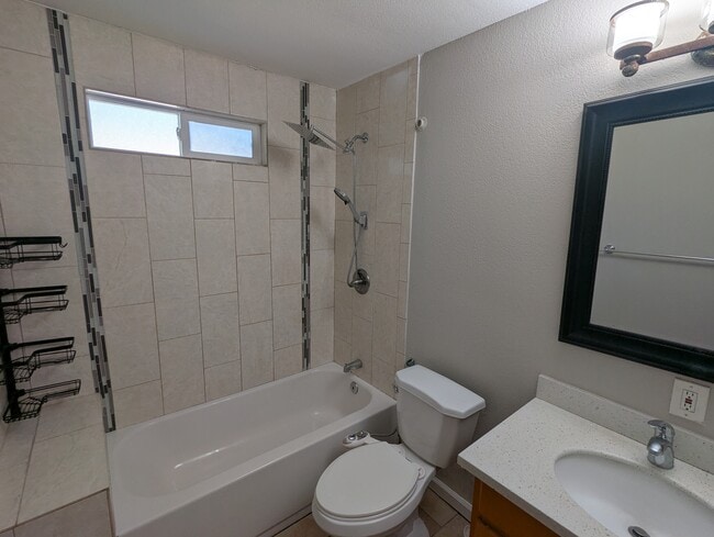 Building Photo - 706 Appian Way