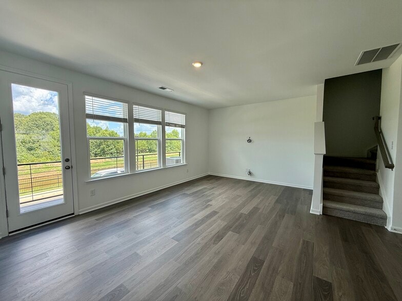 Living Room - 551 Silver Star Blvd