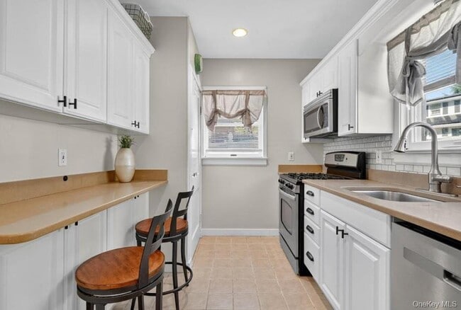 Building Photo - 34 Ridge Rd