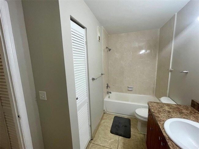 Building Photo - 3350 Pinewalk Dr N