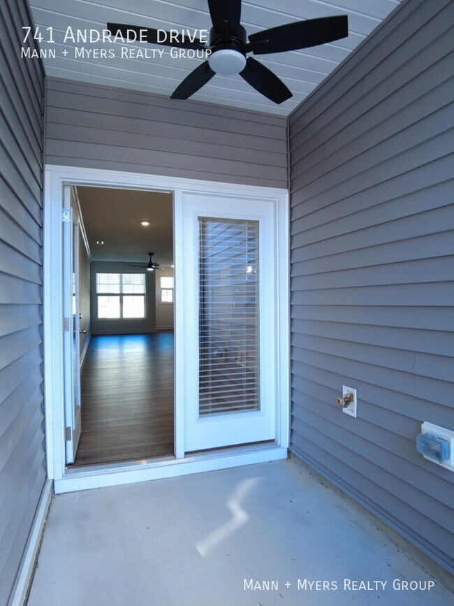 Building Photo - 741 Andrade Dr