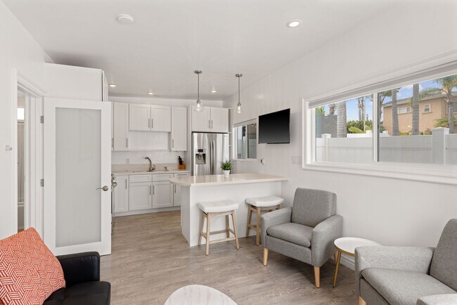 Building Photo - Charming 1BR/1BA Cottage - Private Patio w/ Hot Tub - Walk to the Beach