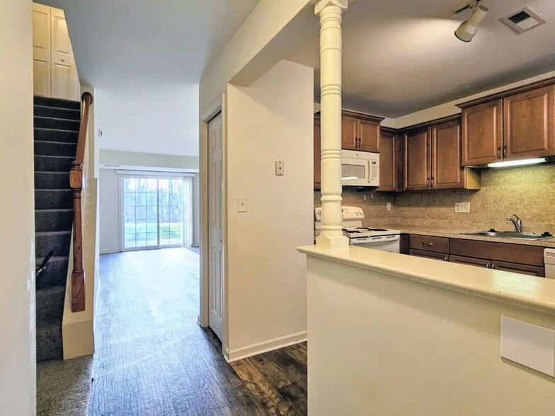 Building Photo - 48 Ramsgate Ln