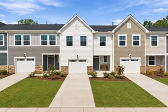 Building Photo - 216 Deercroft Dr