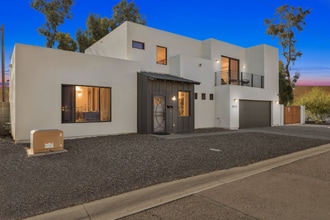 Building Photo - 1923 E Monterey Way