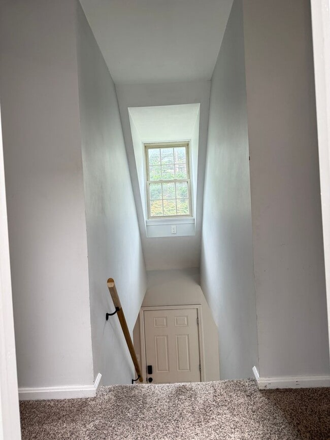 Building Photo - Beautiful 3 Bedroom Single Family Home in ...