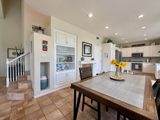 Building Photo - Spectacular Home in the Heart of Encinitas