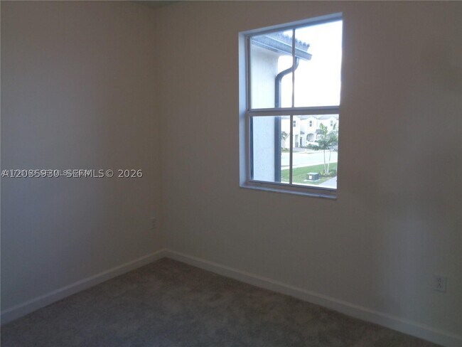 Building Photo - 2514 SE 29th Dr