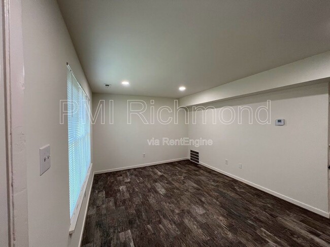 Building Photo - 1901 Beaver Rd