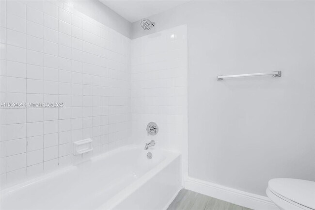 Building Photo - 5780 Rock Island Rd