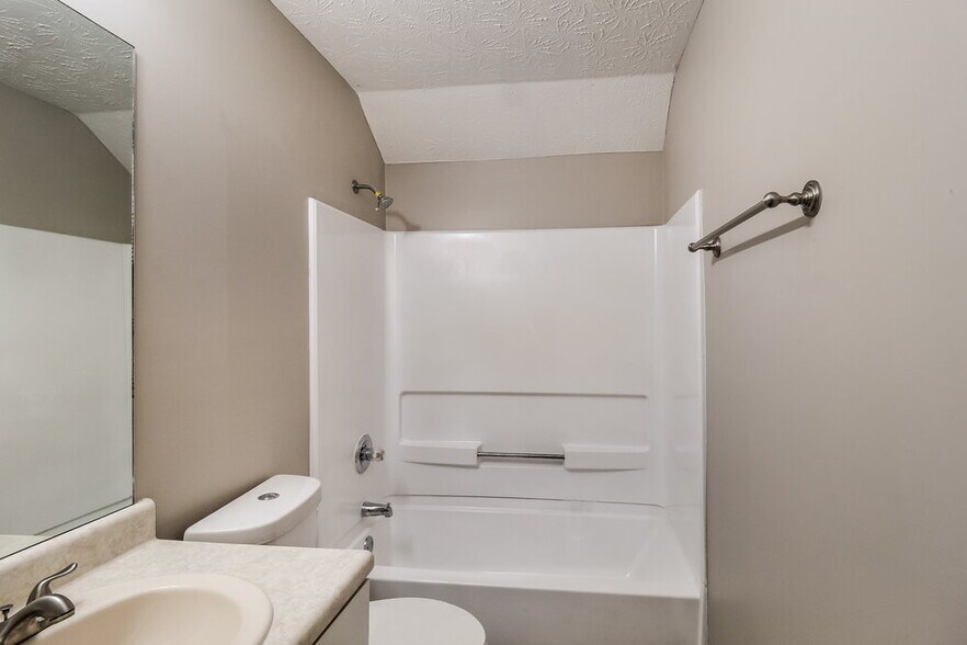 Building Photo - 5550 Wellborn Creek Dr