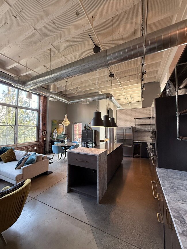 Building Photo - Fully Furnished!! Ready NOW! Sleek & Modern