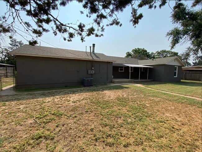 Building Photo - 1011 Walnut St