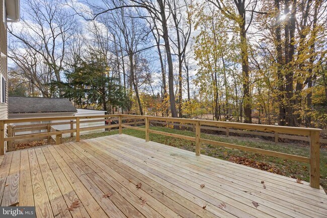 Building Photo - 1322 W King Rd