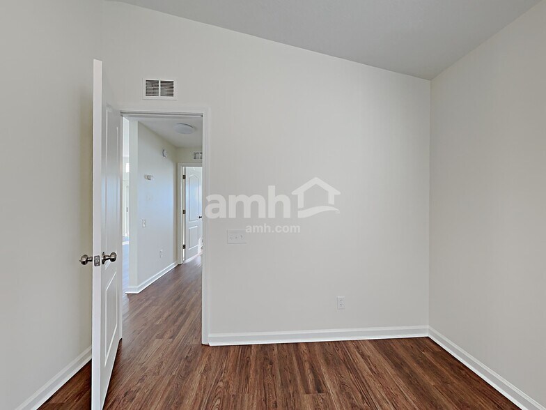 Building Photo - 11642 Tropical Isle Ln