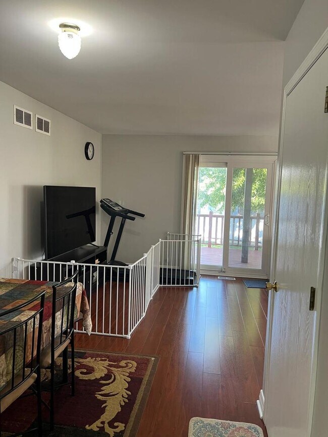 Building Photo - 3496 Willowview Ct