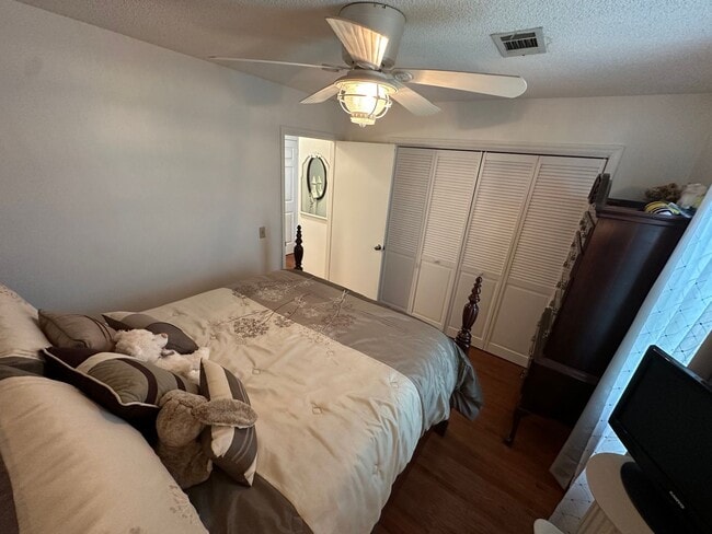 Building Photo - FULLY FURNISHED, SINGLE-FAMILY HOME IN NOR...