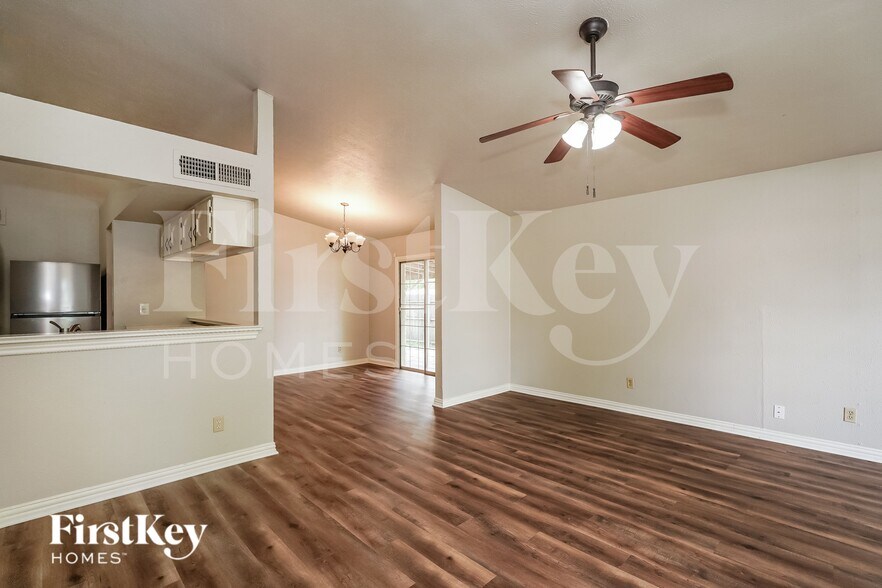 Building Photo - 7116 Wayfarer Trail