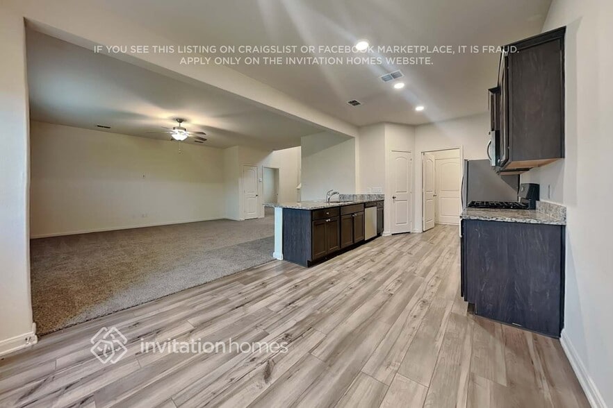 Building Photo - 3032 Chico Dr