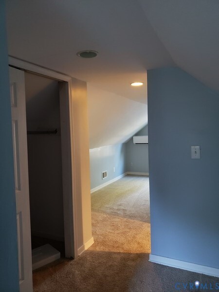 Building Photo - 1319 Devers Rd