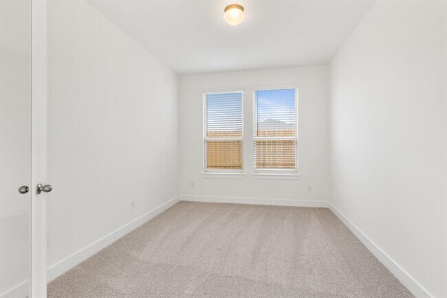 Building Photo - 111 Shining Succulent Dr