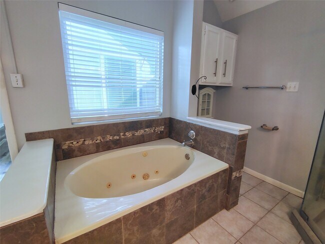 Building Photo - 4403 Waterfall Way