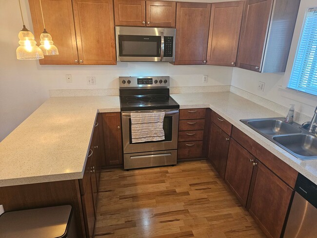 Building Photo - 2 Bed Condo by Tacoma General Hospital!