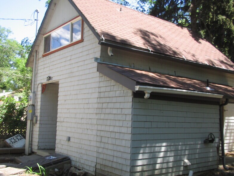 Building Photo - 720 Institute N St