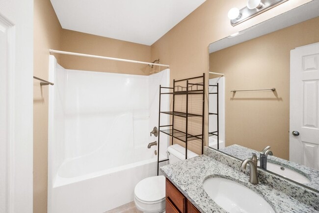 Building Photo - 3235 Bellingrath Dr