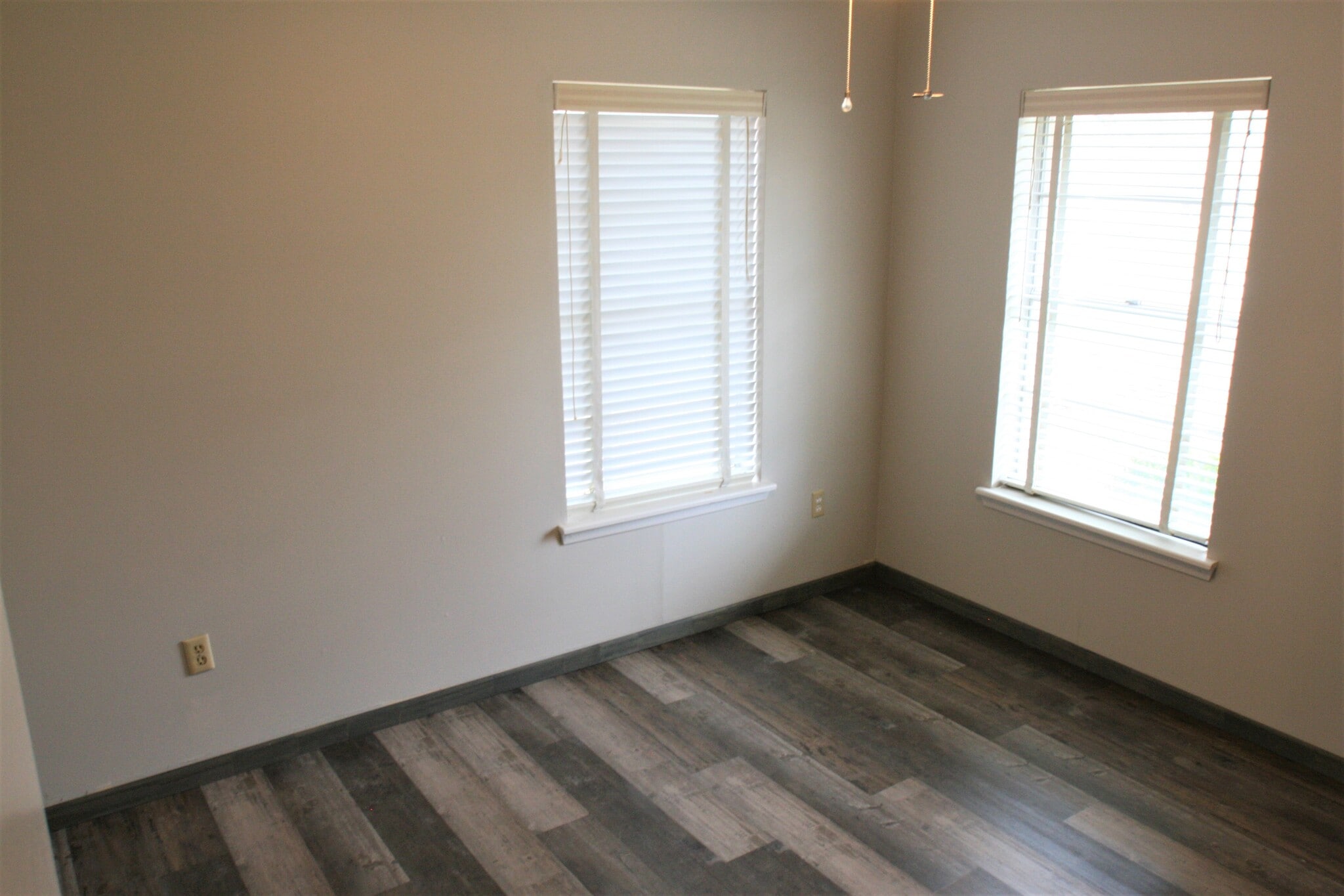 Bedroom 3 - 503 Hilliard Dr
